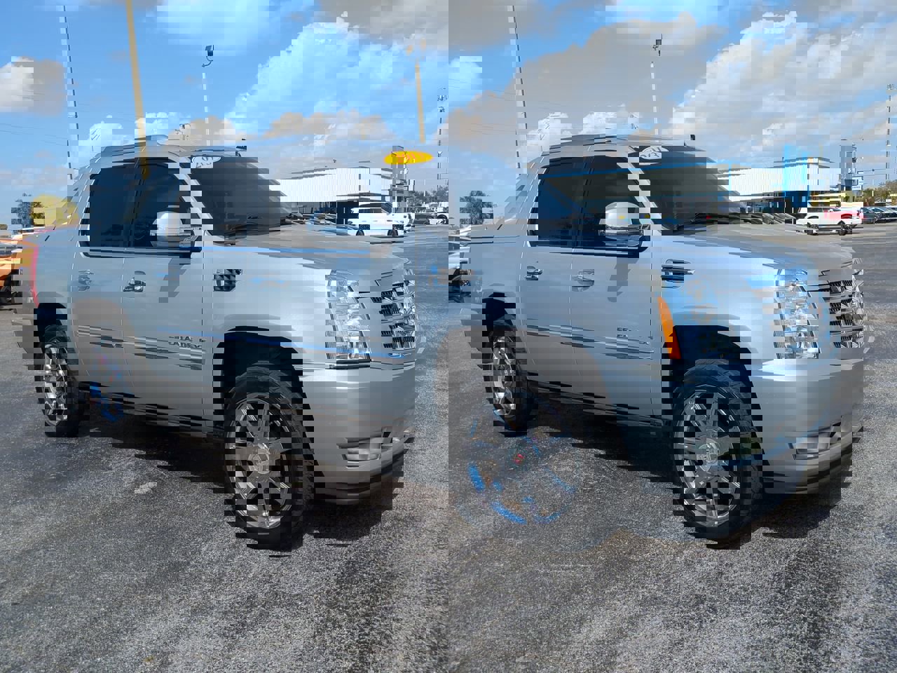 Used 2013 Cadillac Escalade EXT Premium image 2