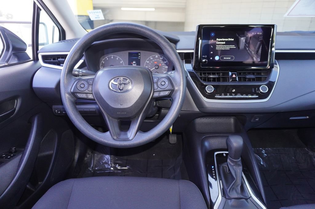 Certified 2025 Toyota Corolla LE image 9