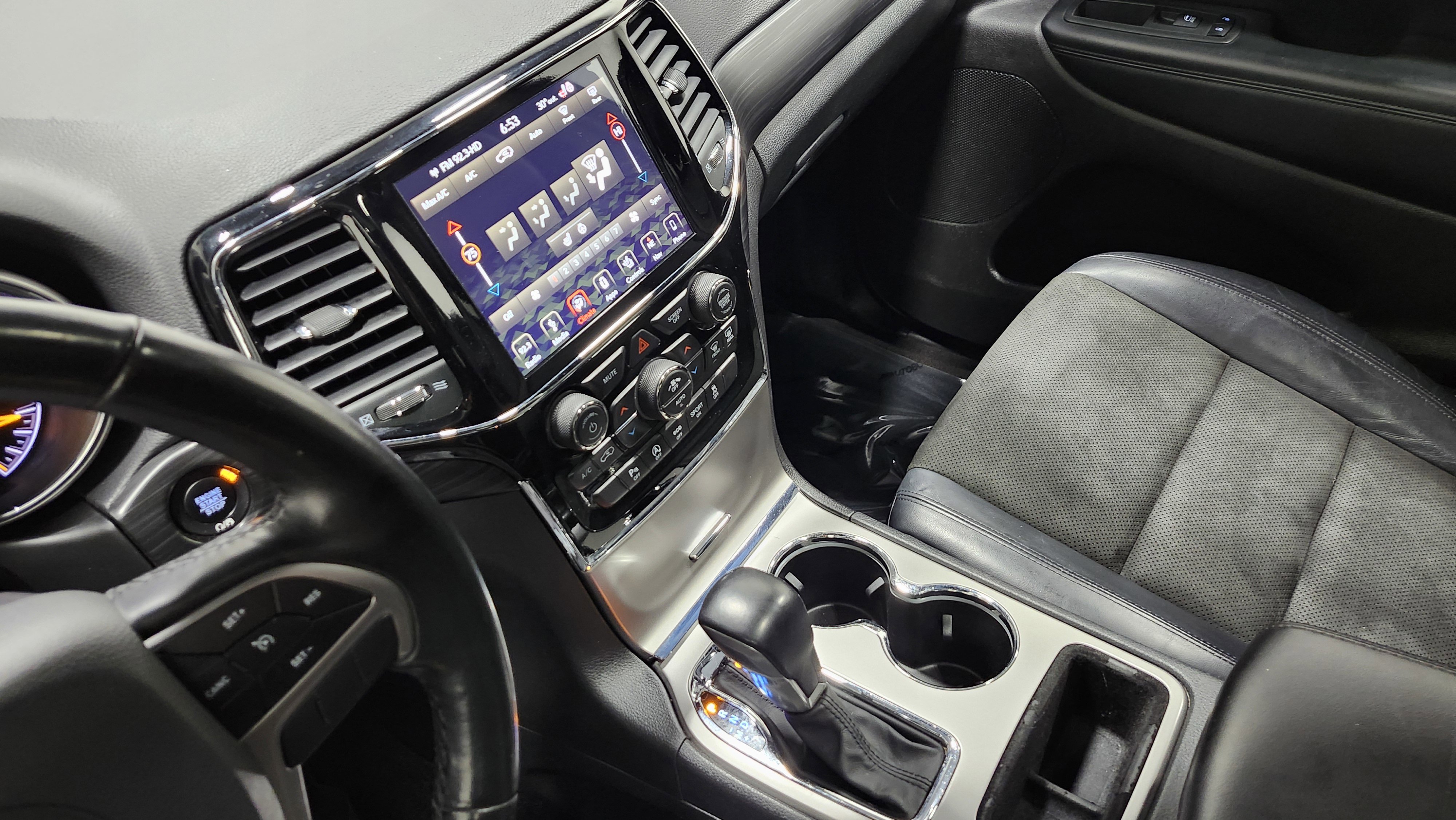 Used 2019 Jeep Grand Cherokee Altitude image 28