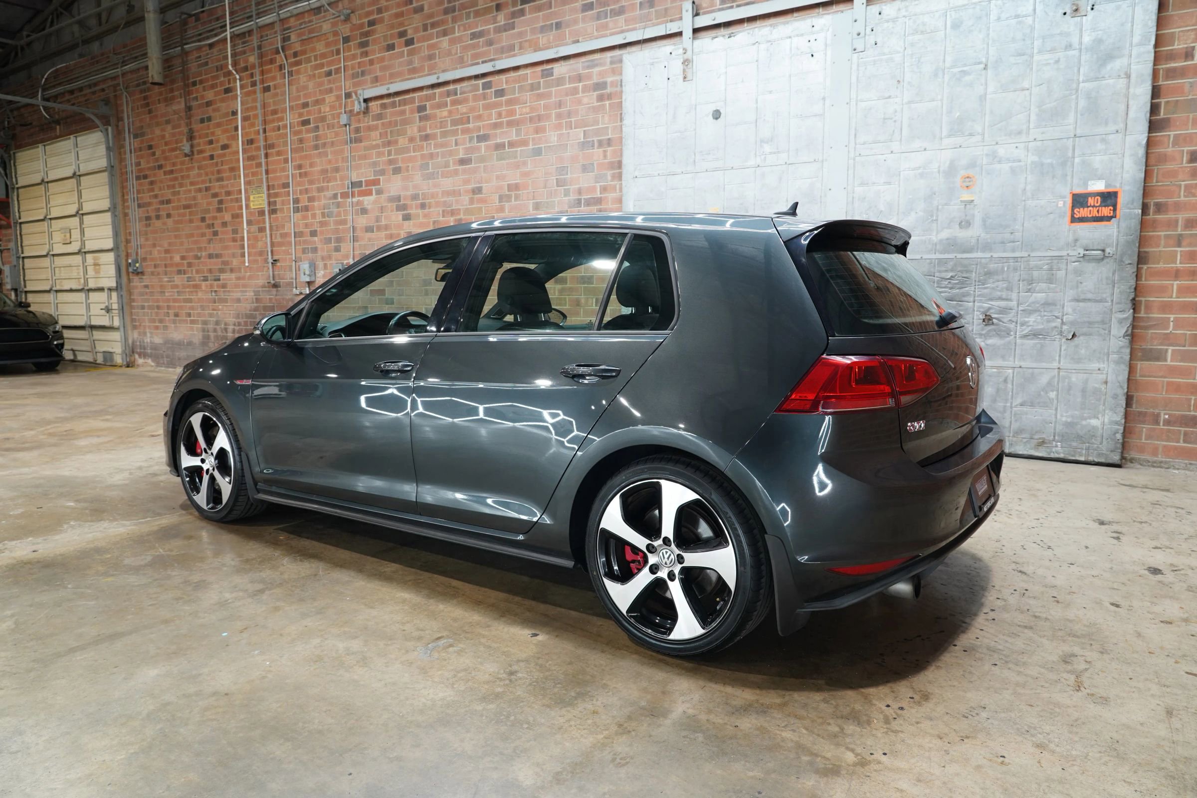 Used 2015 Volkswagen GTI Autobahn w/ Lighting Package (SEL) FWD image 11