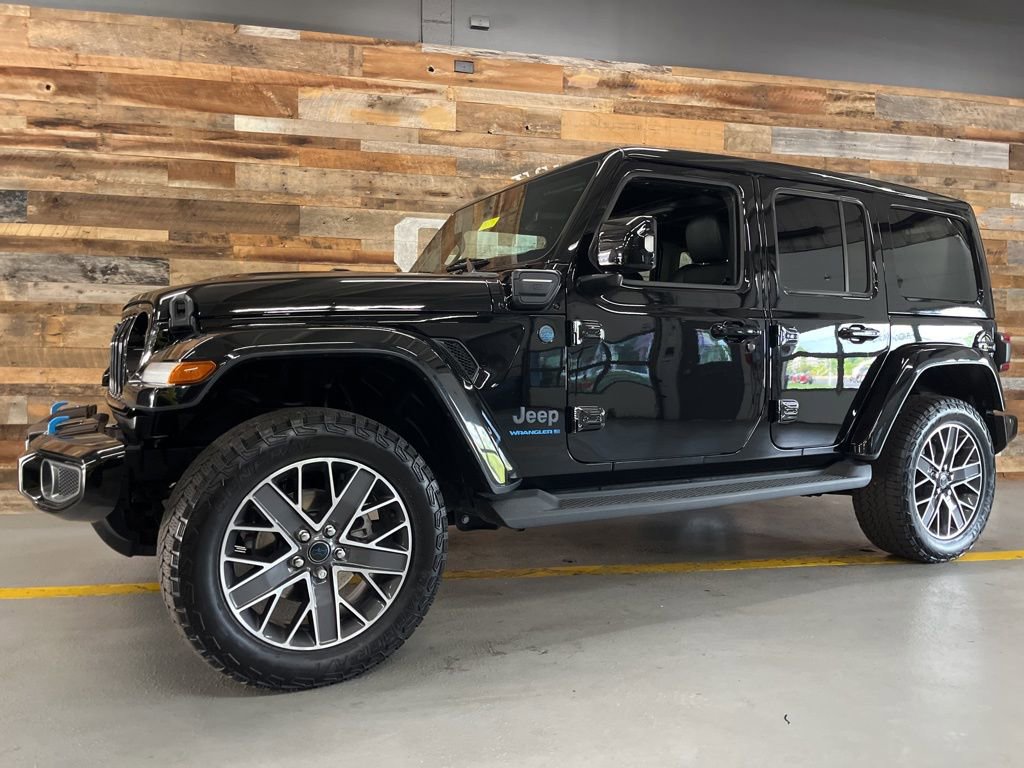Used 2024 Jeep Wrangler High Altitude AWD/4WD image 21