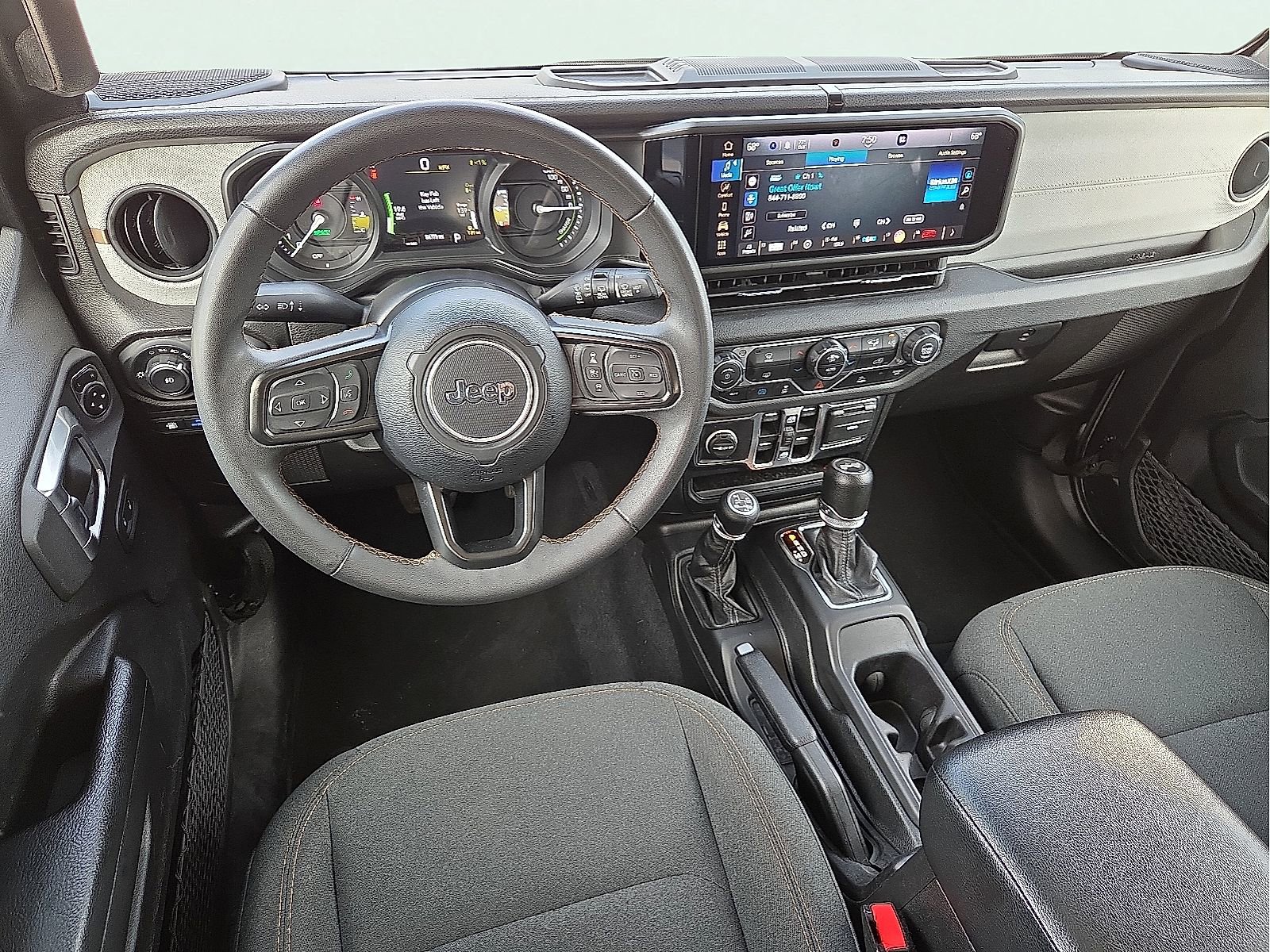 Used 2024 Jeep Wrangler Unlimited AWD/4WD image 11