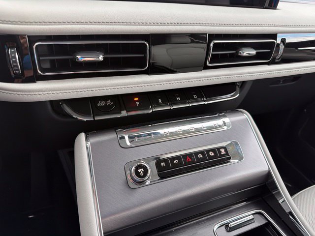 New 2027 Lincoln Aviator AWD image 19