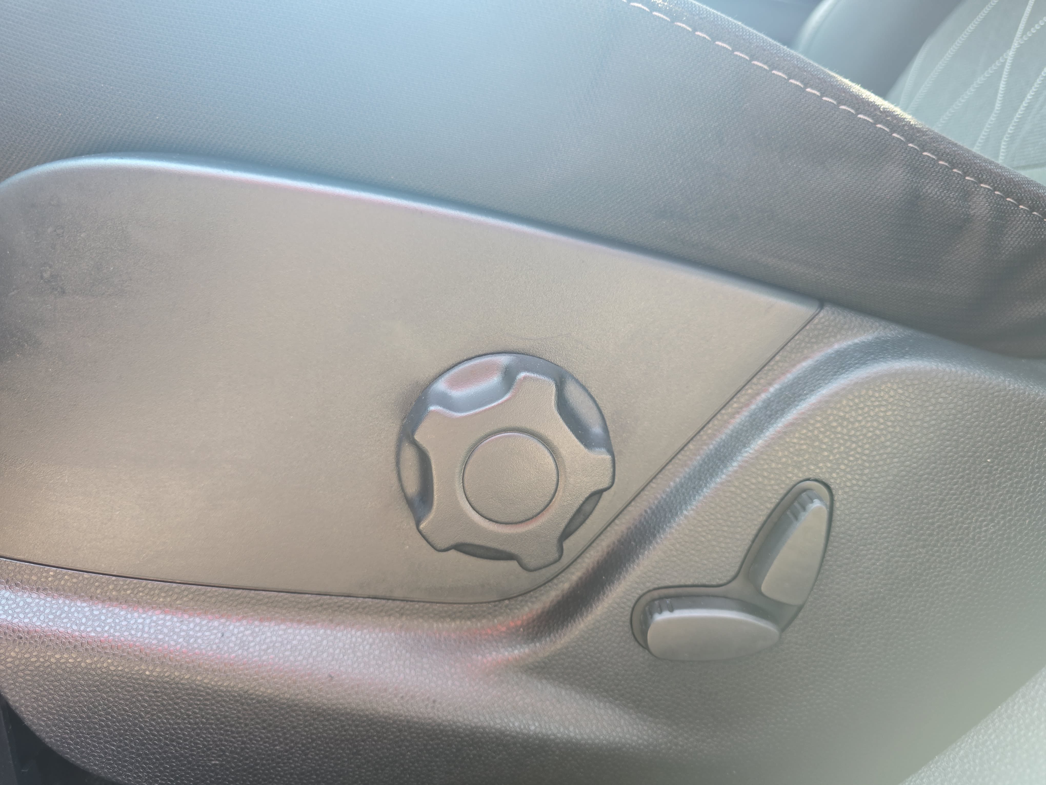 Used 2019 Ford EcoSport SE w/ SE Convenience Package FWD image 28