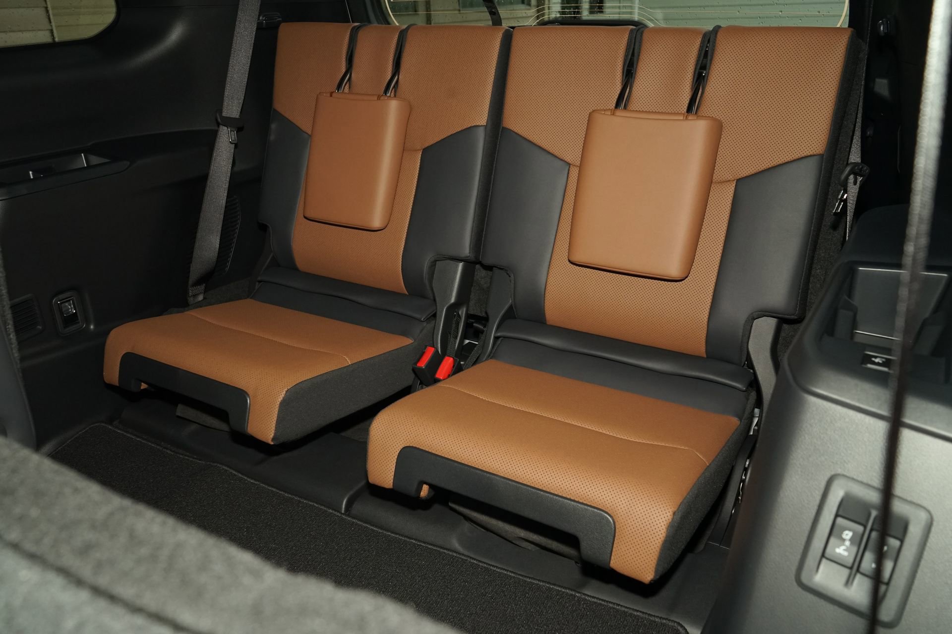 Used 2026 Lexus GX 550 w/ Cold Area Package image 27