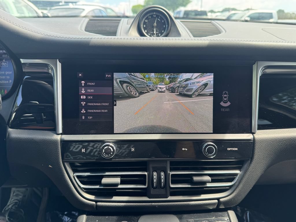 Used 2022 Porsche Macan AWD/4WD image 19