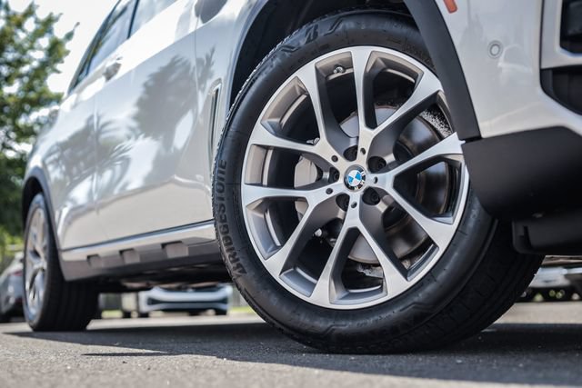 Used 2022 BMW X5 xDrive40i AWD/4WD image 23