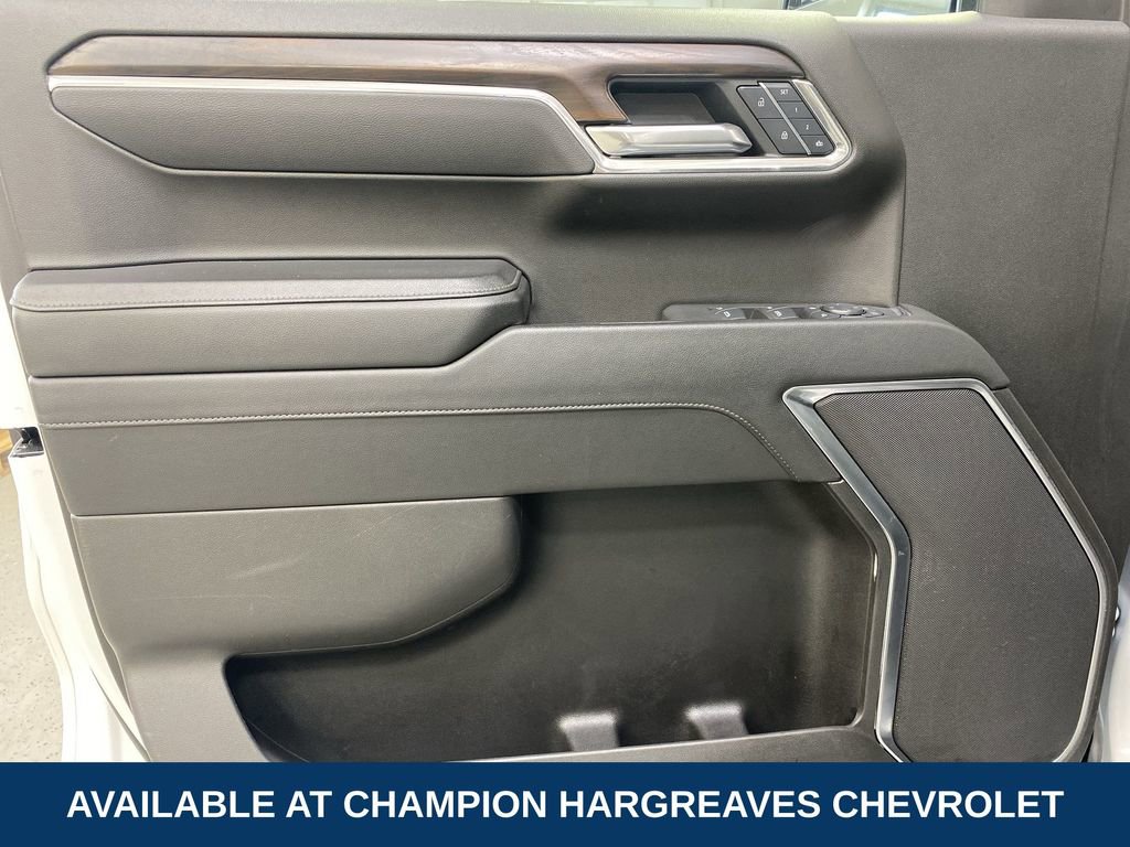 Used 2025 GMC Sierra 1500 SLT image 30