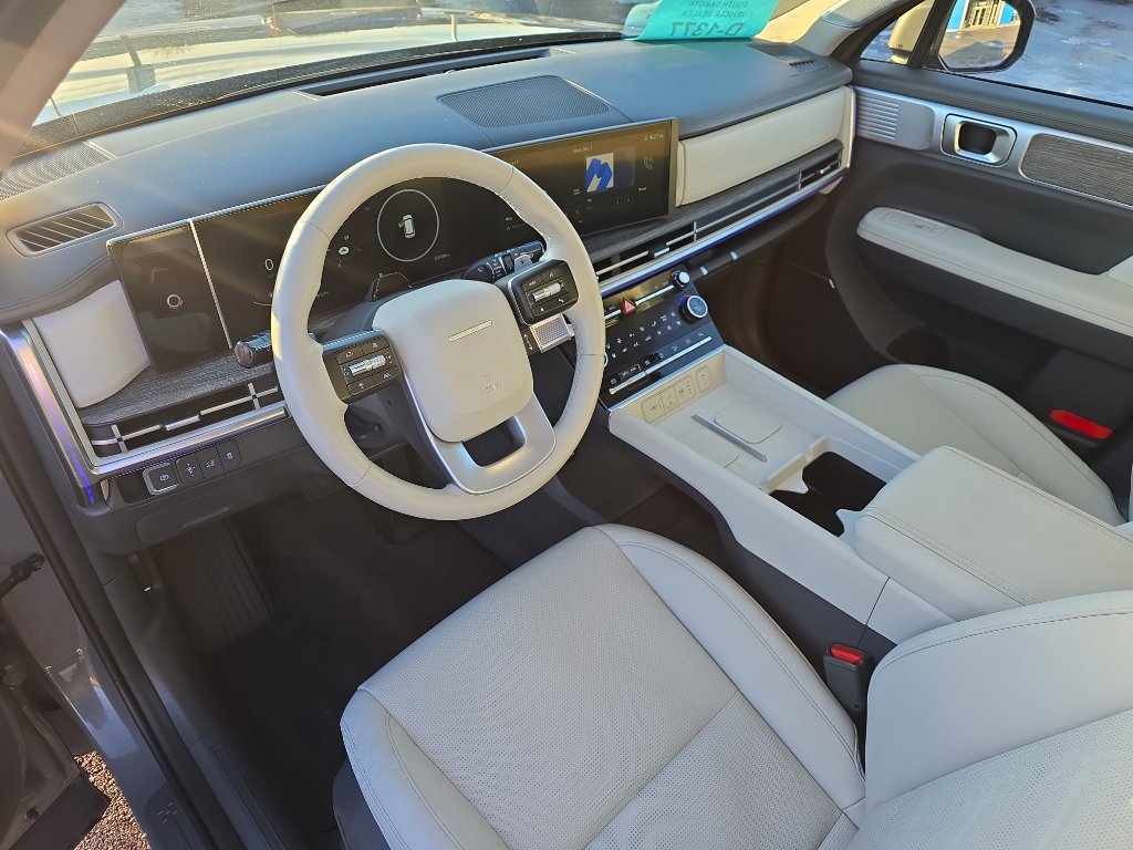 Used 2025 Hyundai Santa Fe Limited image 10
