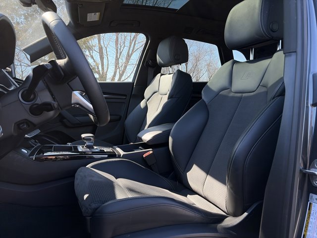 Used 2024 Audi SQ5 Premium image 18