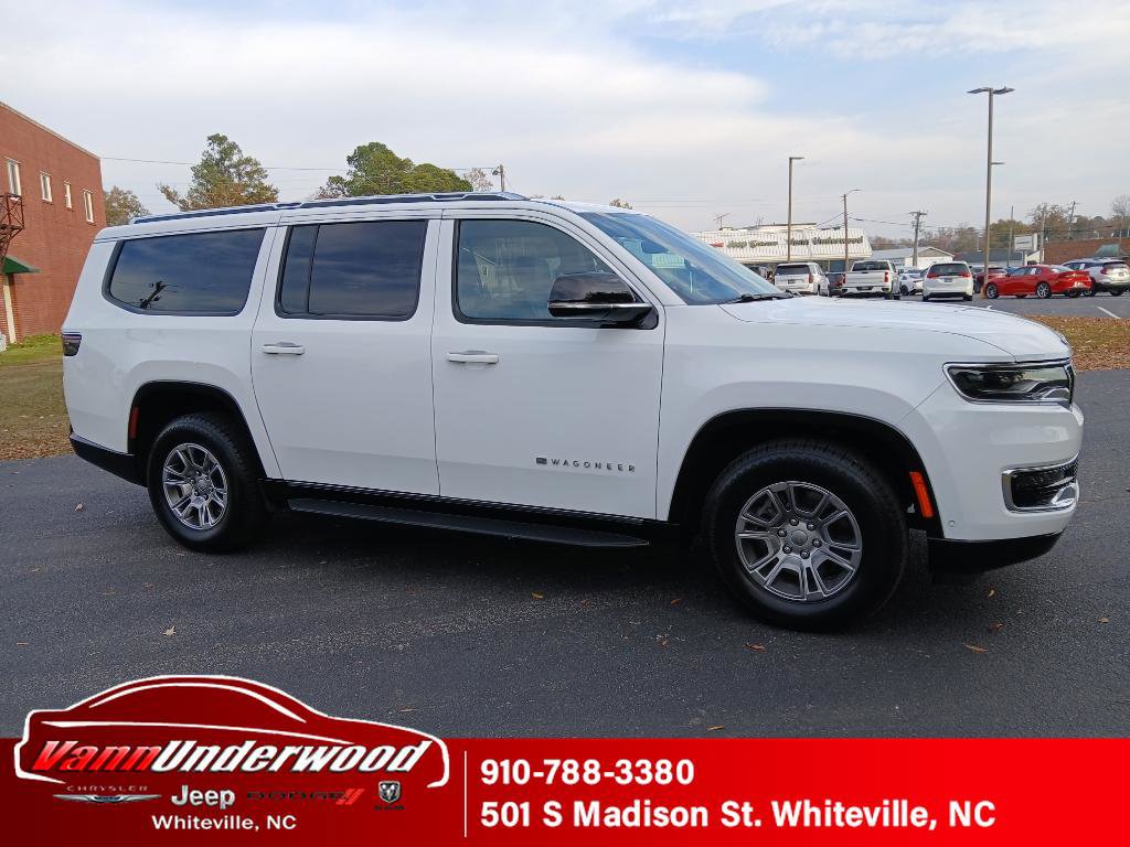 Used 2024 Jeep Wagoneer L Base image 1