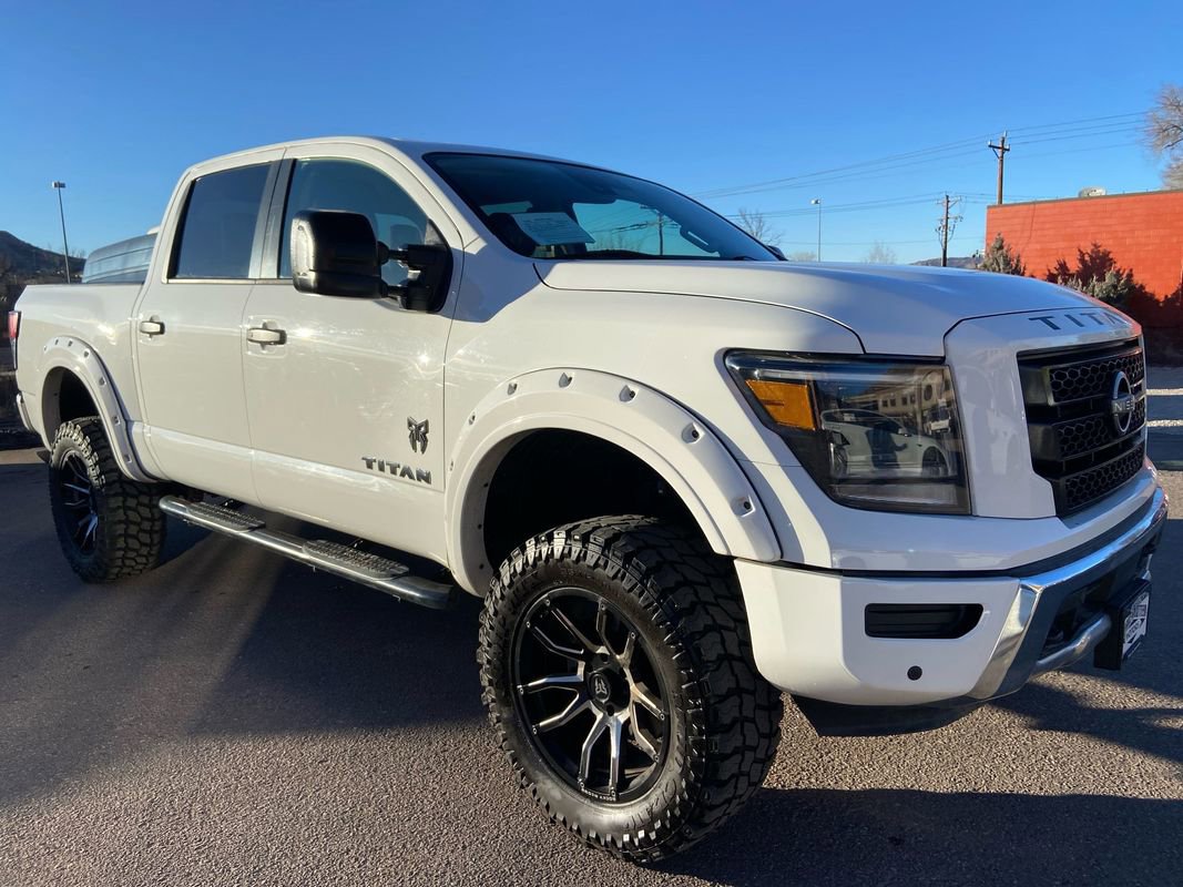Used 2023 Nissan Titan SV w/ SV Convenience Package image 3