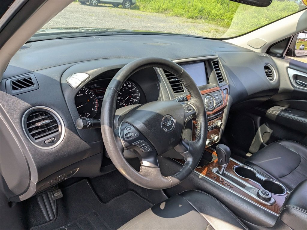 Used 2020 Nissan Pathfinder Platinum image 13