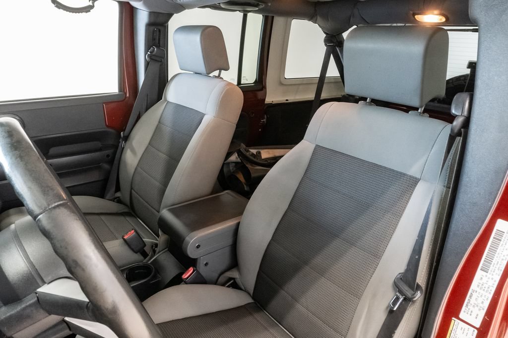 Used 2010 Jeep Wrangler Unlimited Sahara w/ Trailer Tow Group AWD/4WD image 10