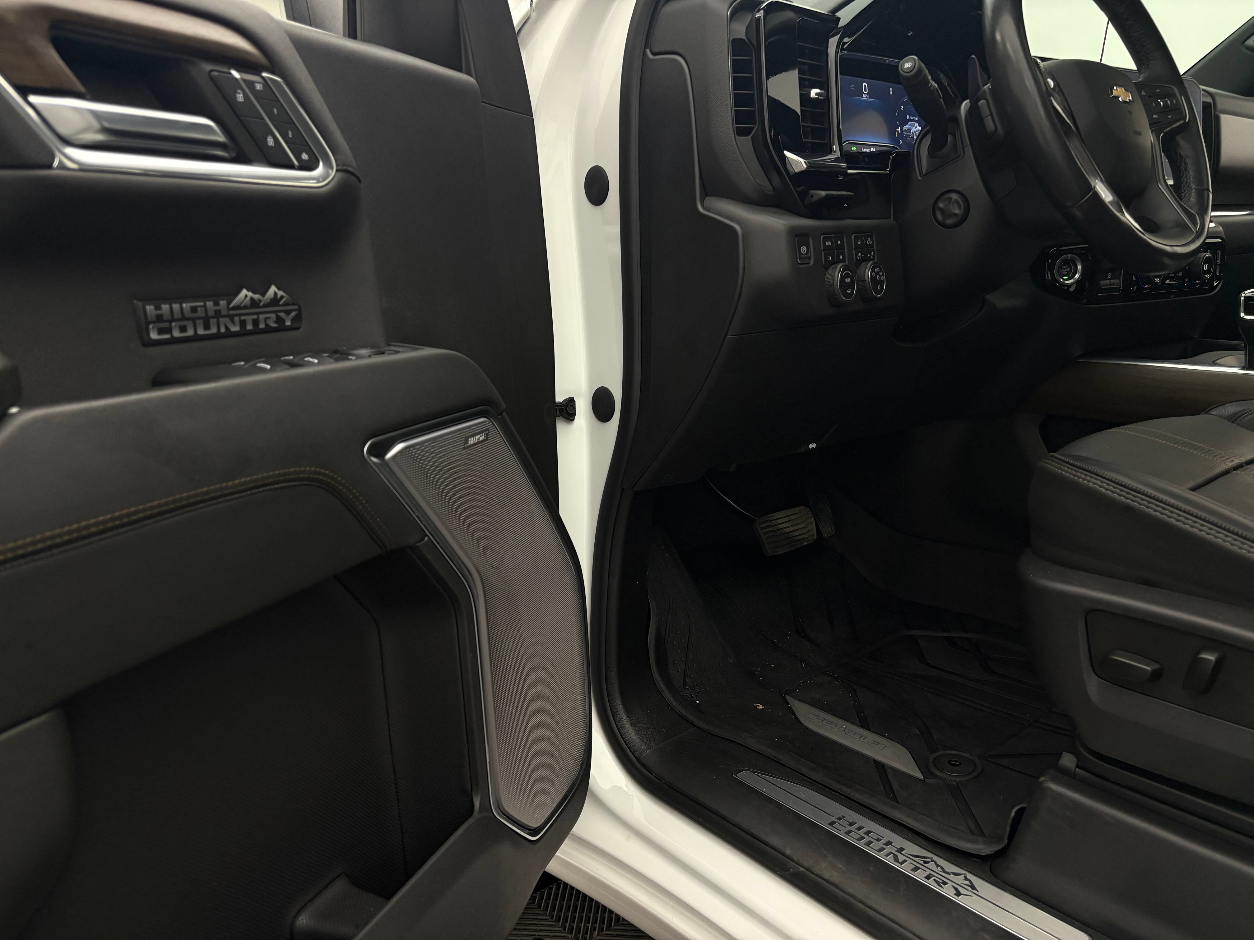 Used 2023 Chevrolet Silverado 1500 High Country AWD/4WD image 17
