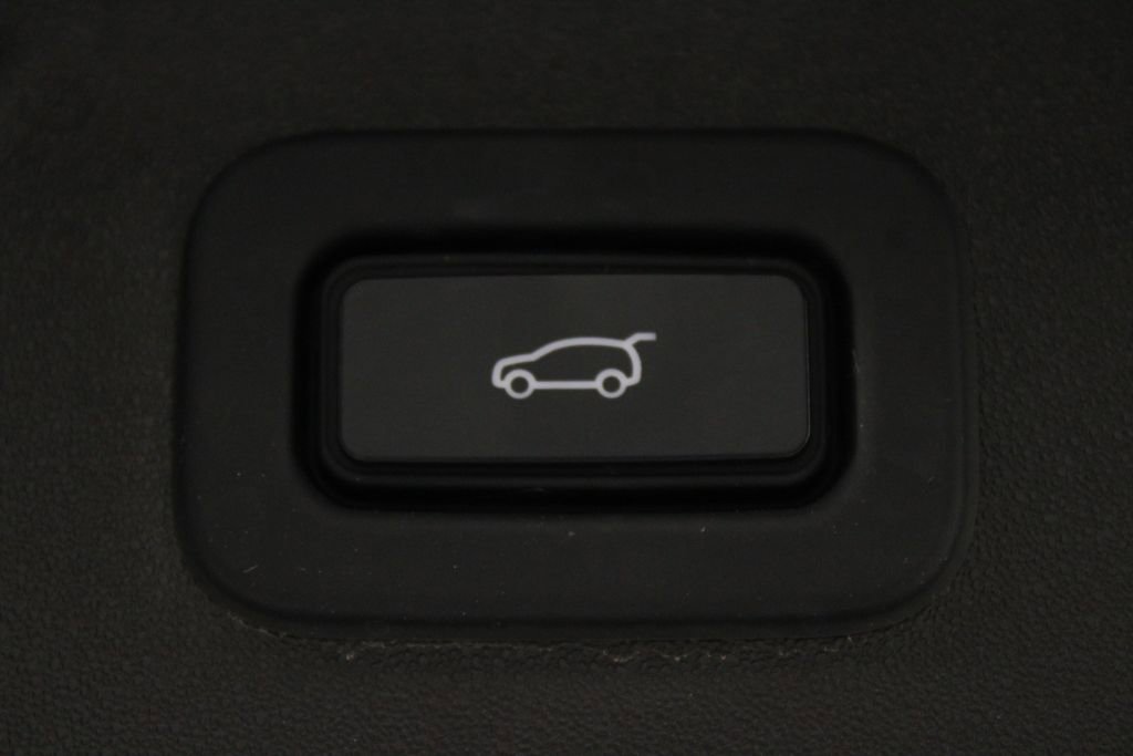 Used 2022 Land Rover Discovery Sport S R-Dynamic image 16