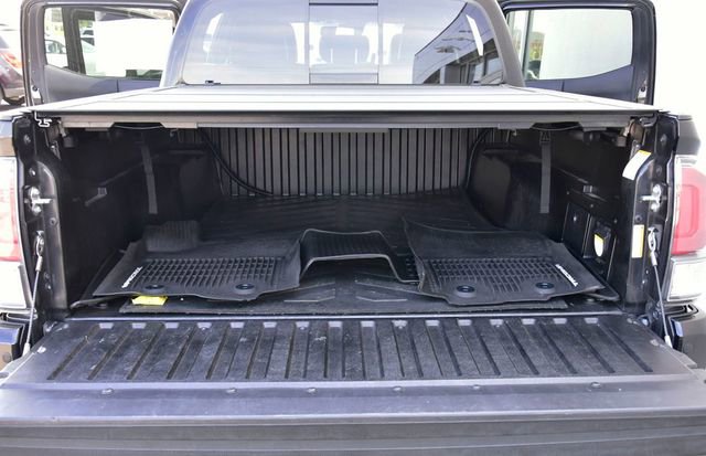 Used 2020 Toyota Tacoma TRD Sport w/ TRD Premium Sport Package AWD/4WD image 28