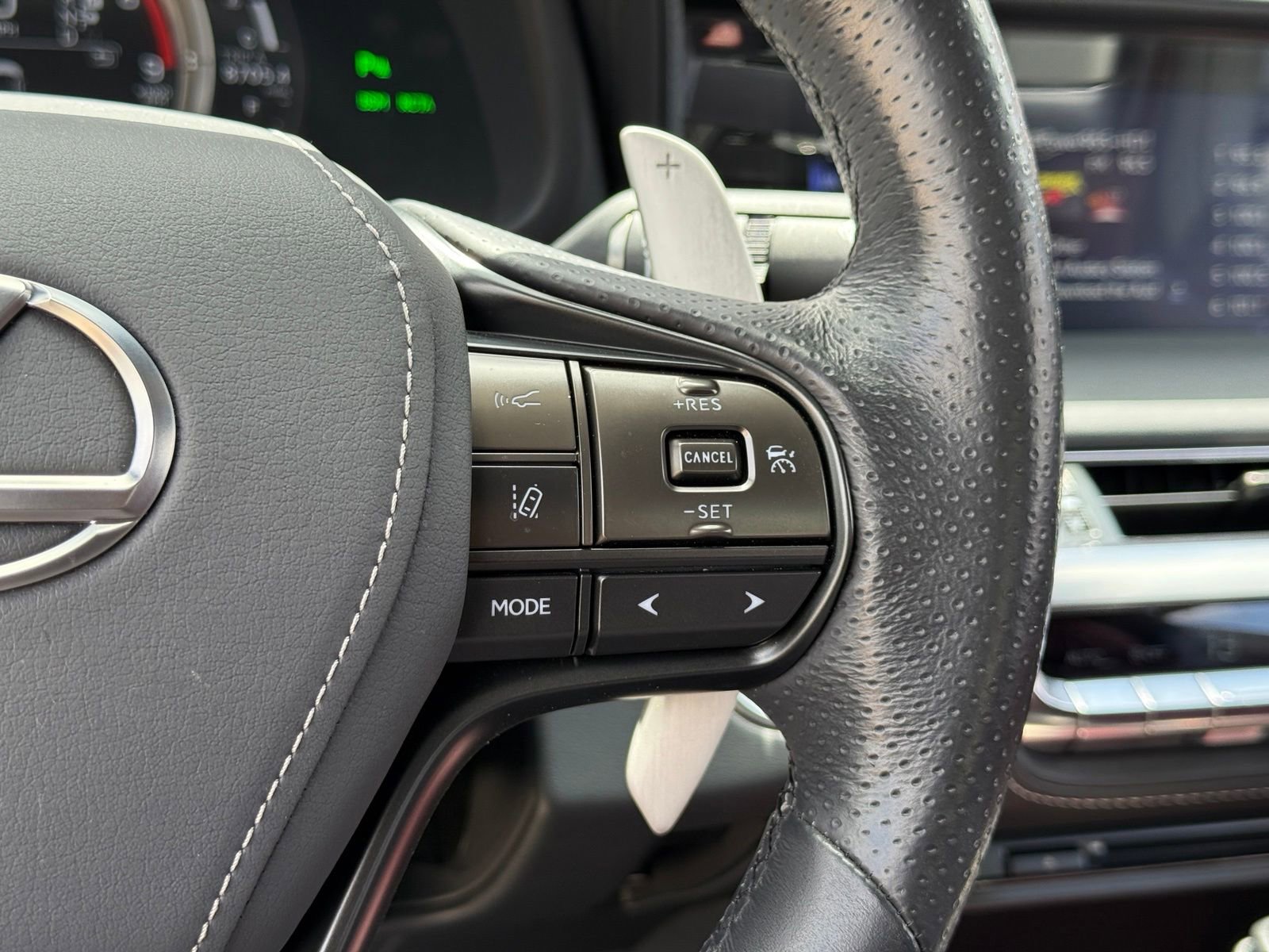 Used 2019 Lexus LC 500 Coupe w/ Sport Package RWD image 32