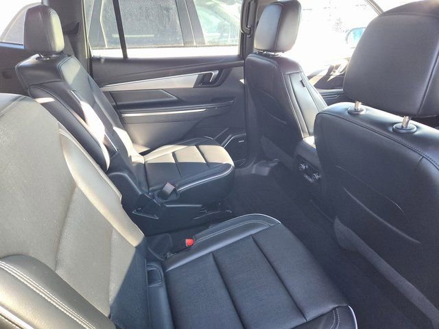 Used 2025 Buick Enclave Preferred image 6