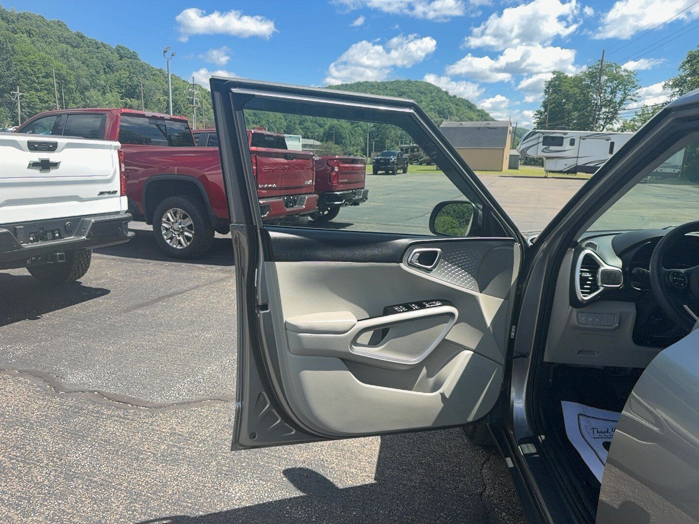 Used 2024 Kia Soul LX w/ Option Group 015 FWD image 10