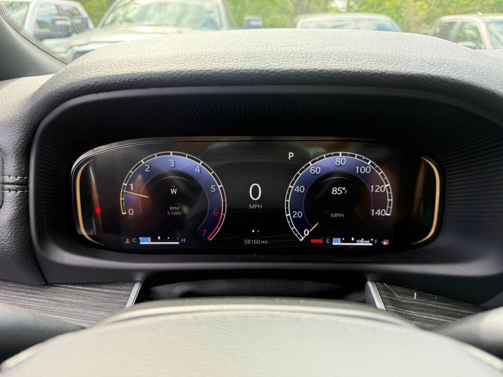 Used 2024 Jeep Wagoneer L Series II w/ Flexible Seating Group RWD image 4