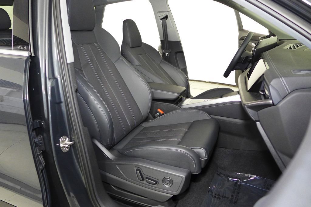 Used 2025 Audi Q5 Premium Plus w/ Premium Plus AWD/4WD image 19