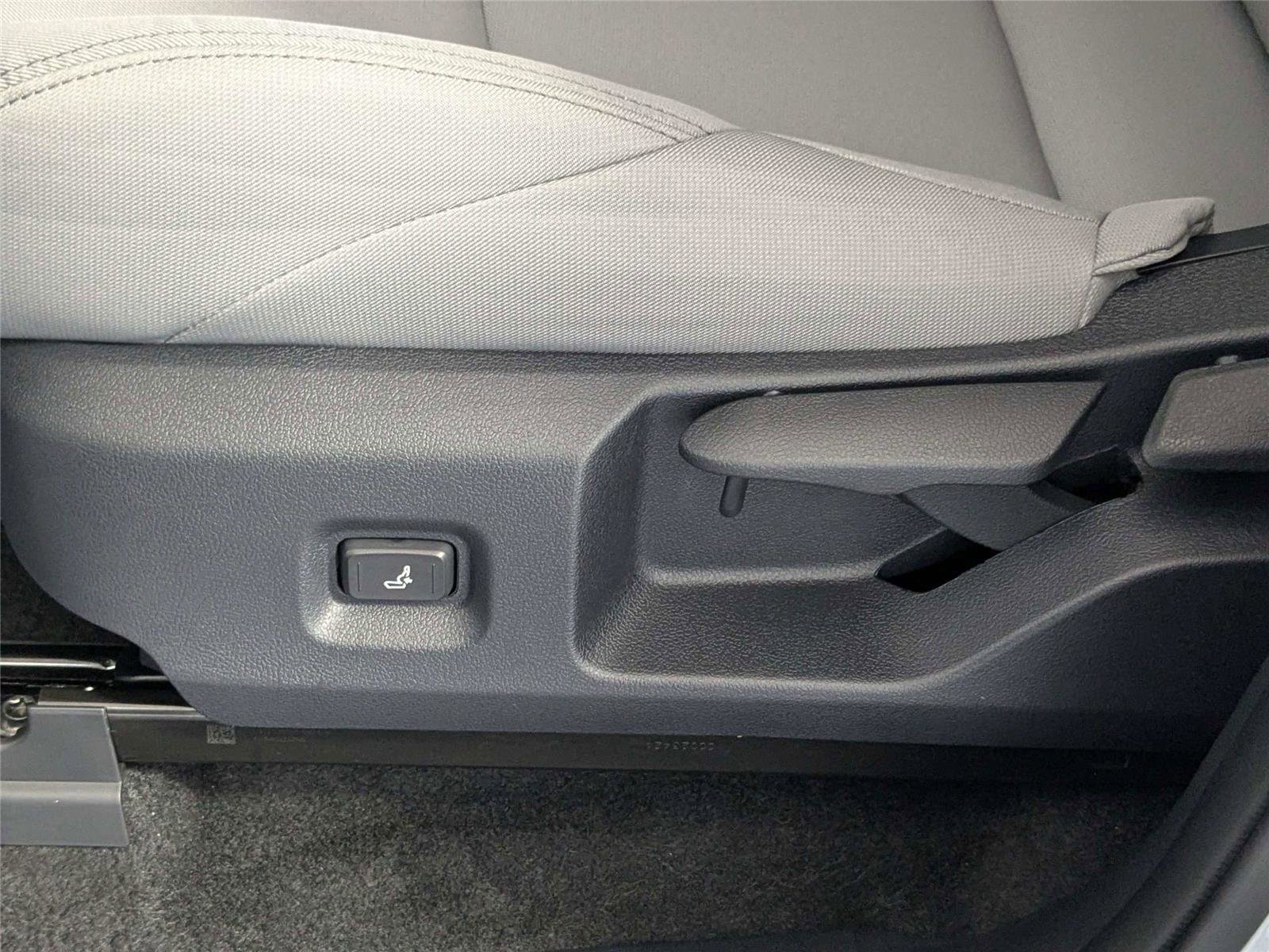 Certified 2024 Toyota Tacoma SR5 AWD/4WD image 14
