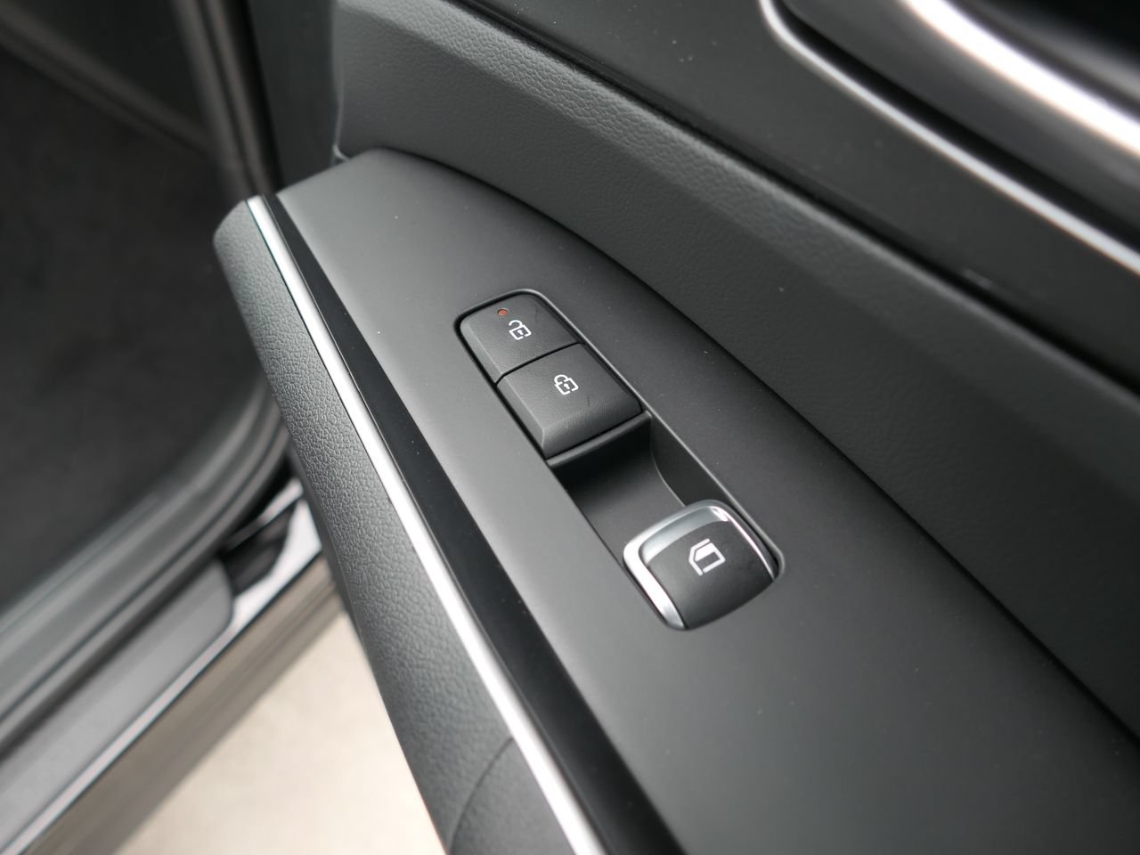 New 2026 Kia Sorento S FWD image 24