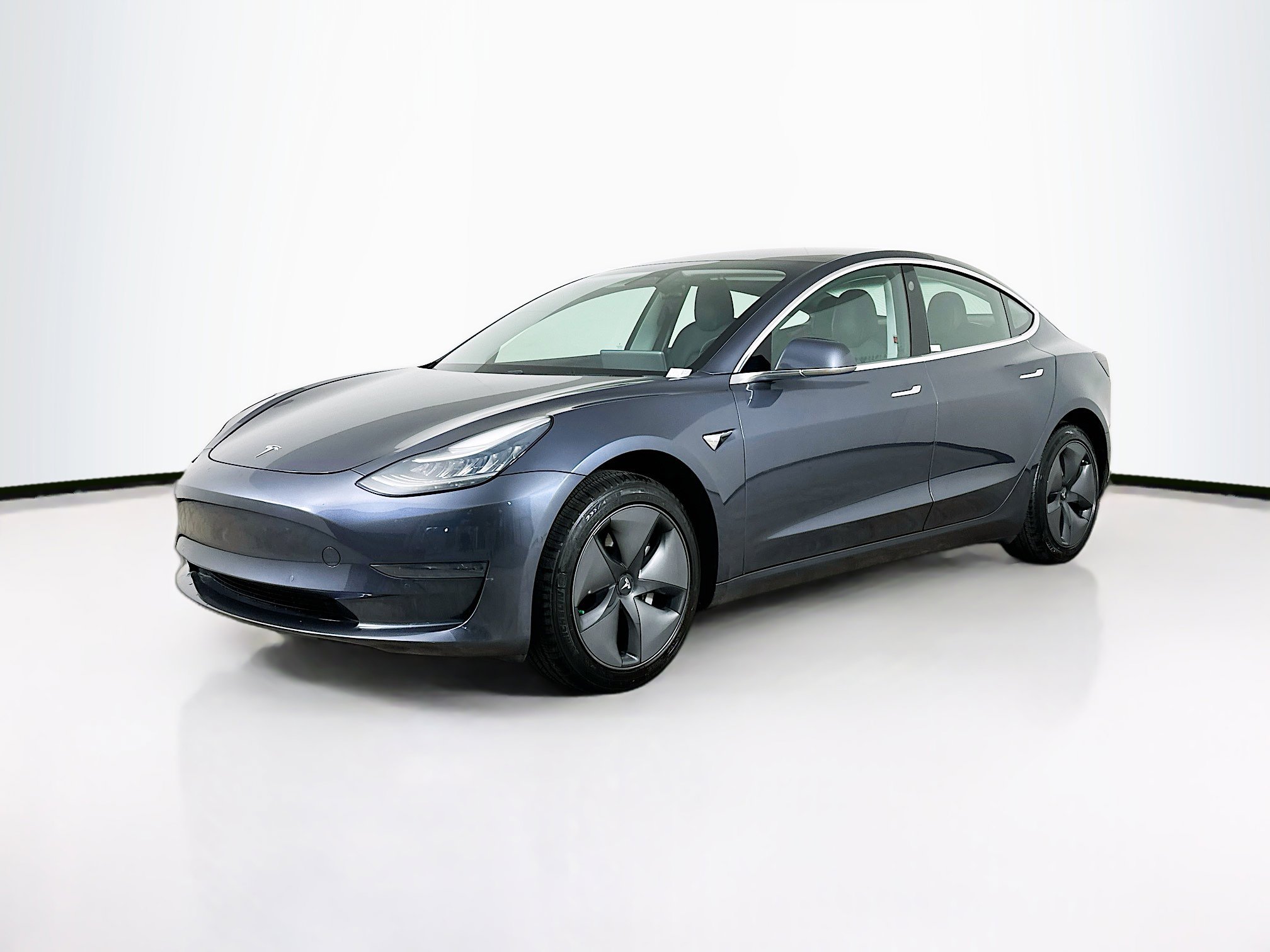 Used 2020 Tesla Model 3 Standard Range Plus image 3