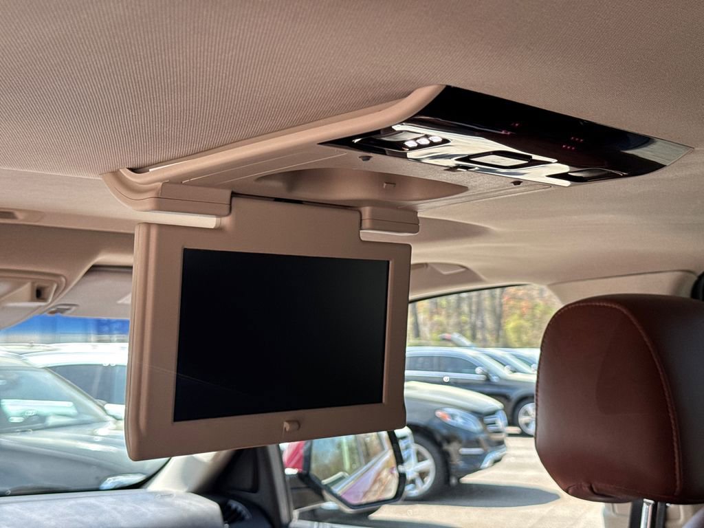 Used 2018 Cadillac Escalade ESV Premium Luxury image 33