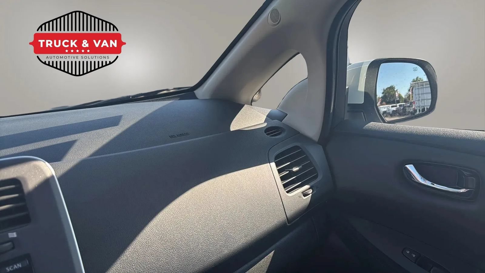 Used 2015 Nissan Leaf S FWD image 37
