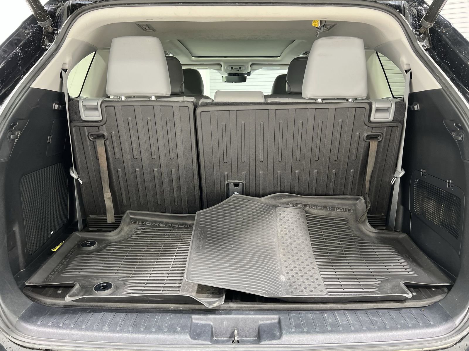 Used 2023 Toyota Highlander Platinum image 24