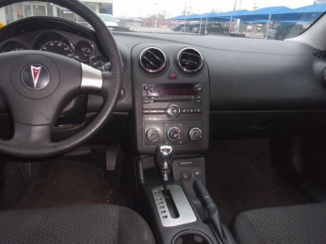 Used 2010 Pontiac G6 Sedan image 9