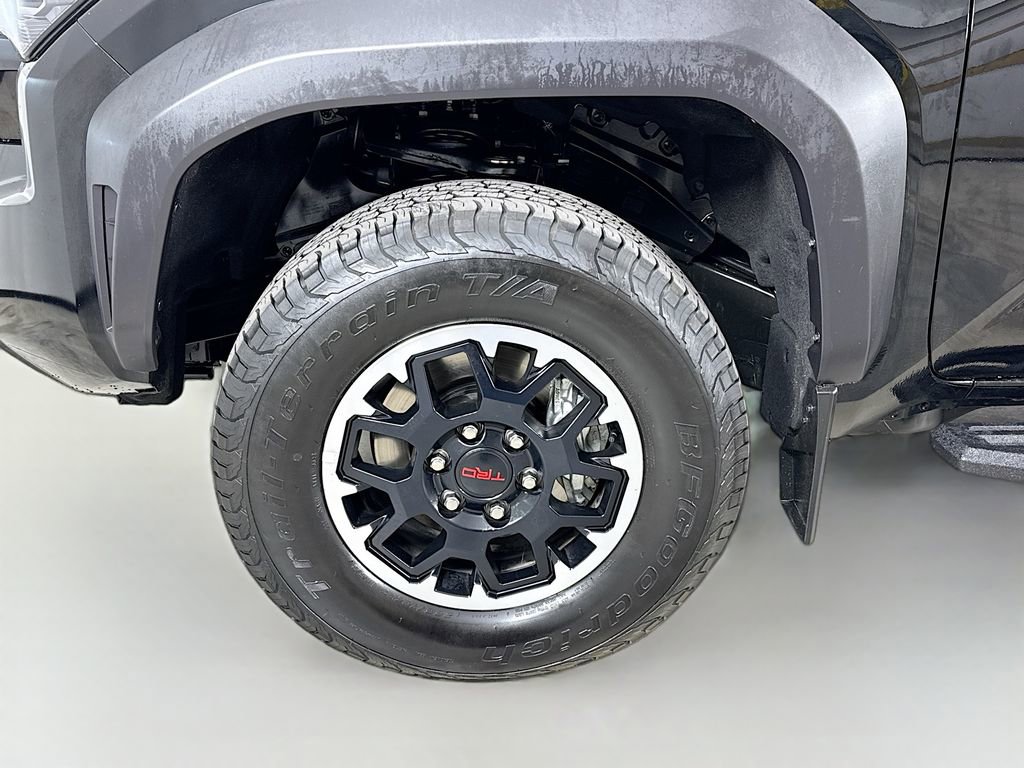 Certified 2024 Toyota Tacoma TRD Off-Road AWD/4WD image 33