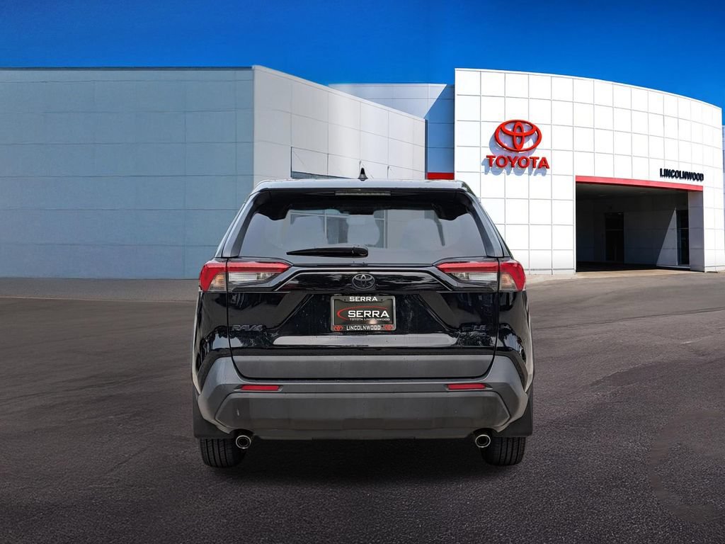 Used 2022 Toyota RAV4 LE AWD/4WD image 11