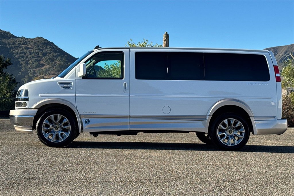 Used 2023 Chevrolet Express 2500 image 7