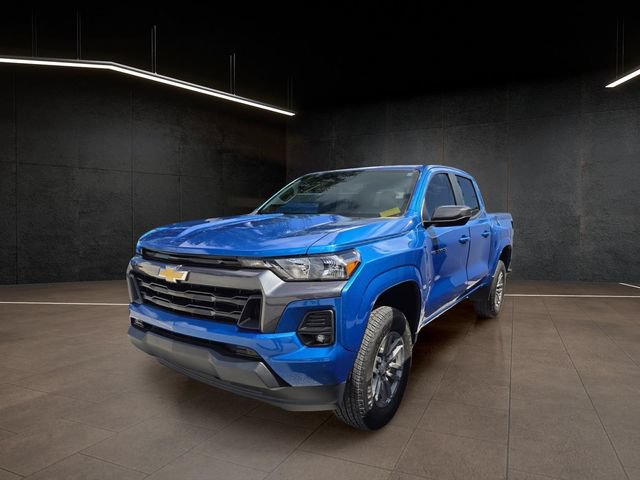 Used 2024 Chevrolet Colorado LT w/ LT Convenience Package RWD image 3