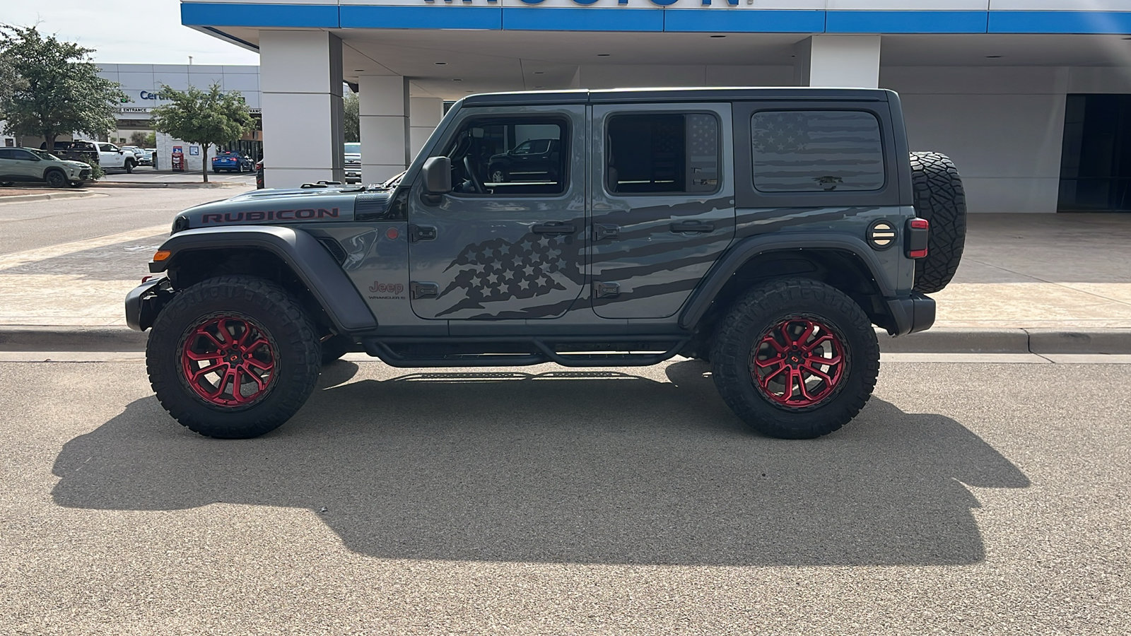 Used 2024 Jeep Wrangler Unlimited Rubicon w/ Technology Group AWD/4WD image 4