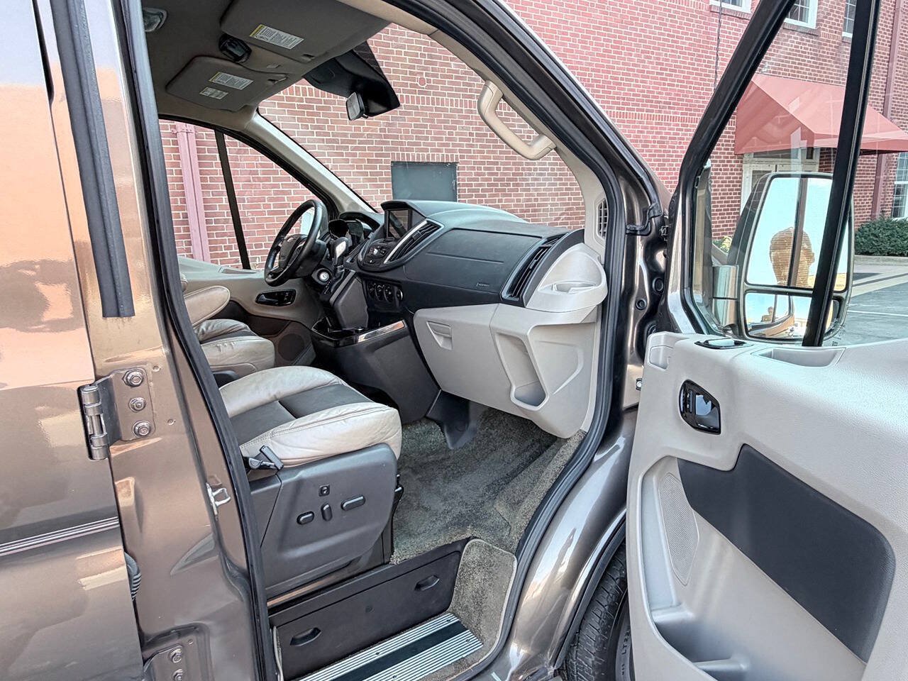 Used 2016 Ford Transit 150 XLT RWD image 15