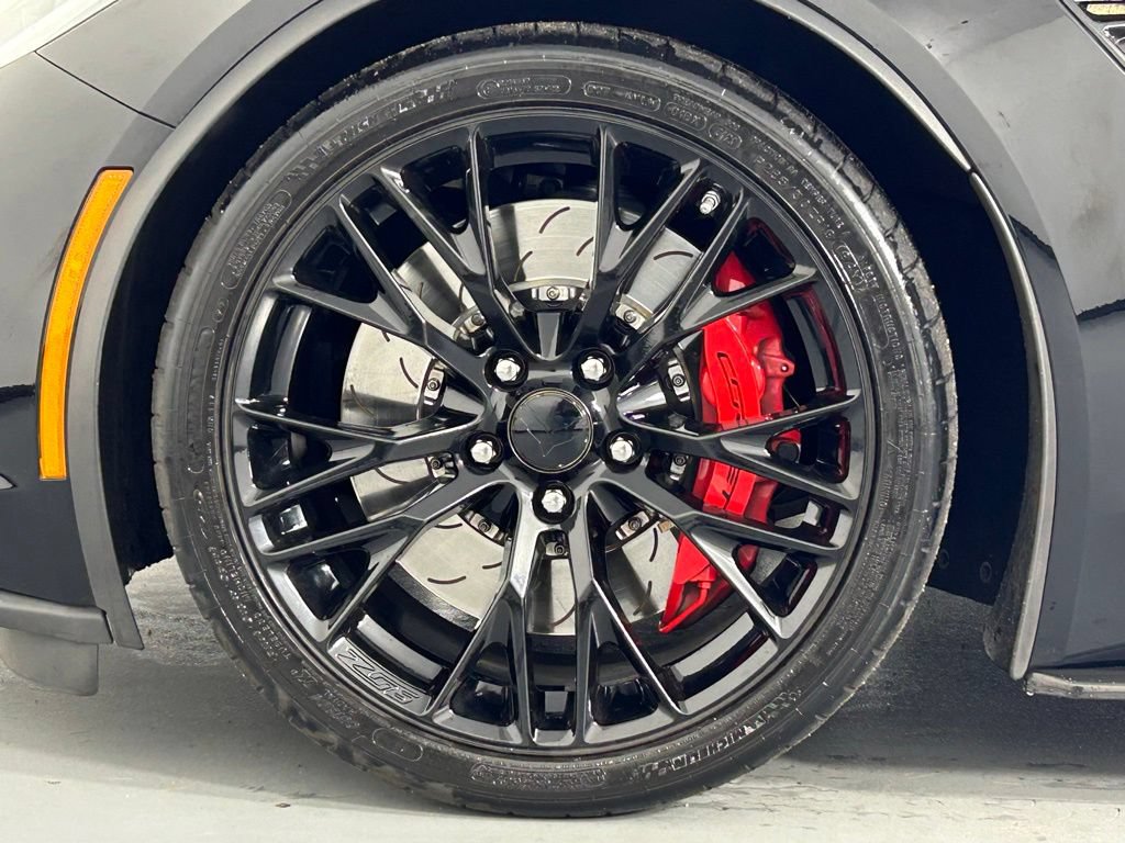 Used 2016 Chevrolet Corvette Z06 w/ 3LZ Preferred Equipment Group RWD image 45