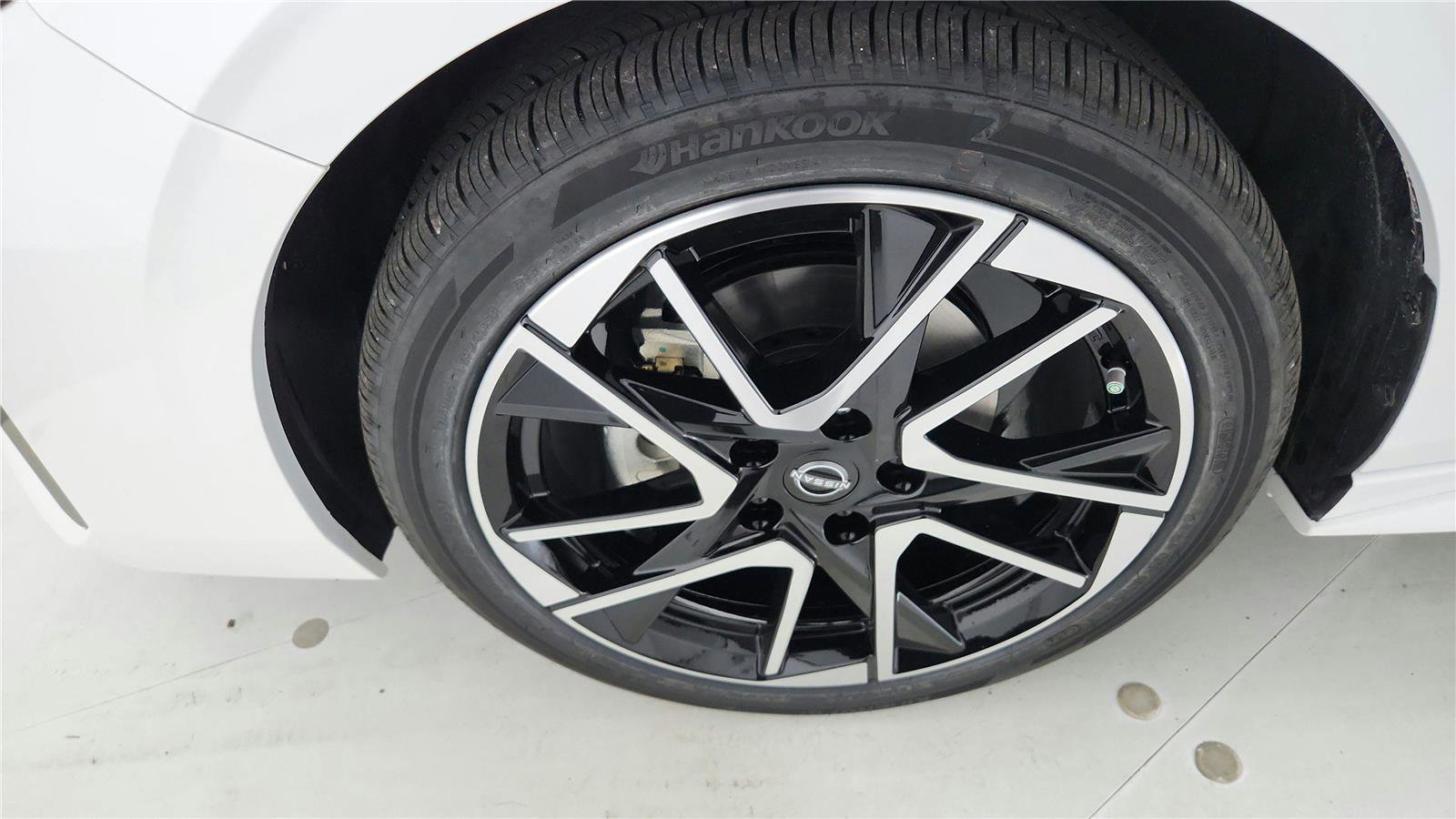 Certified 2025 Nissan Sentra SR w/ SR Premium Package image 45