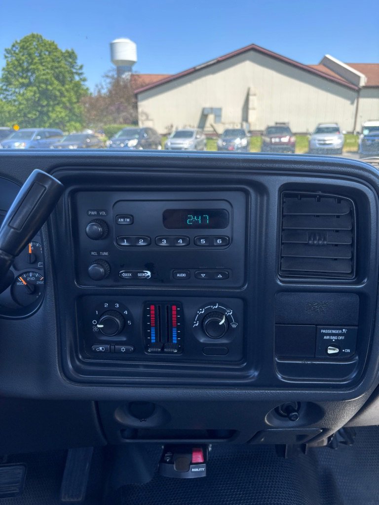 Used 2004 GMC Sierra 2500 W/T AWD/4WD image 14