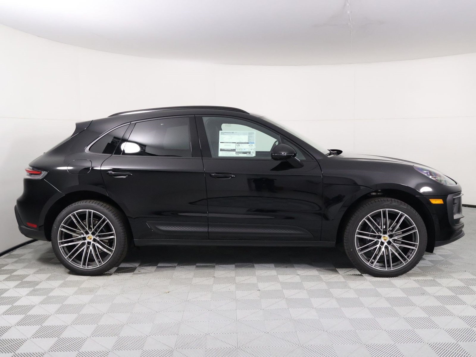 New 2026 Porsche Macan AWD/4WD image 8