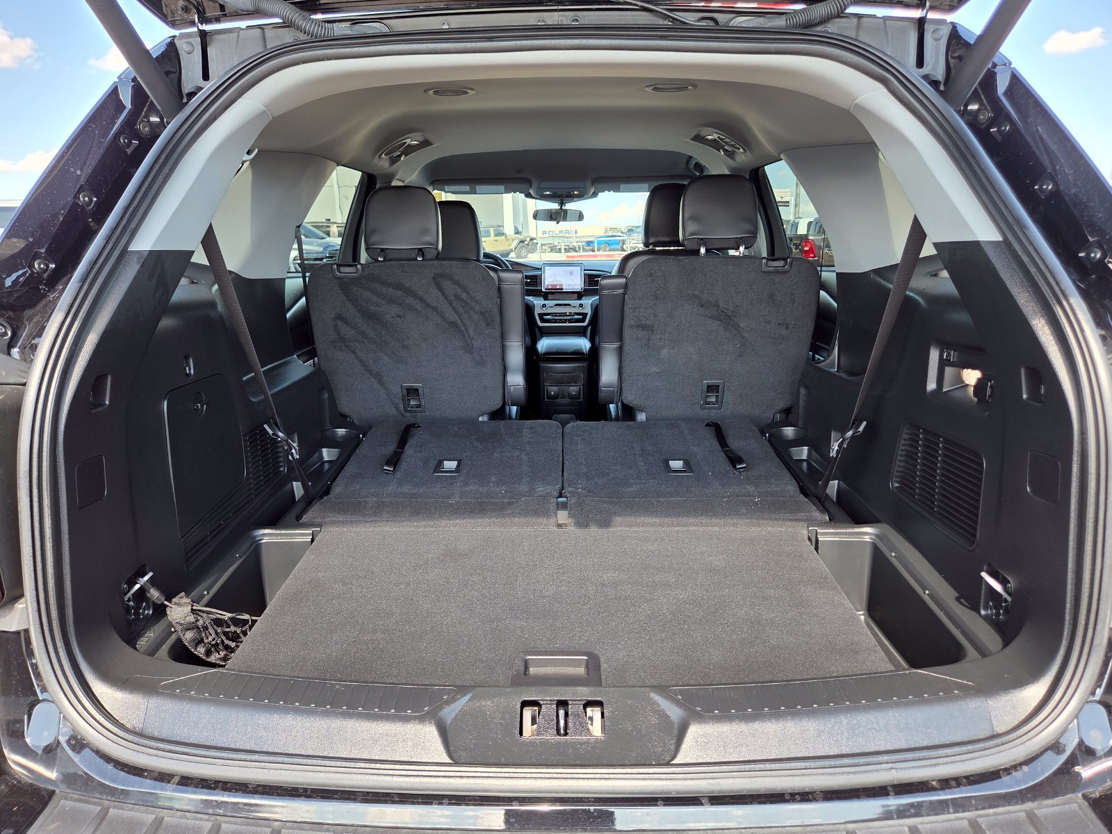 Used 2023 Ford Explorer XLT w/ Equipment Group 202A RWD image 26