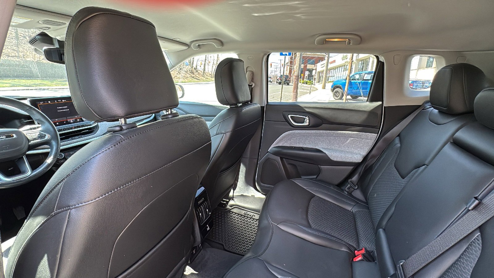 Certified 2022 Jeep Compass Latitude w/ Convenience Group AWD/4WD image 31