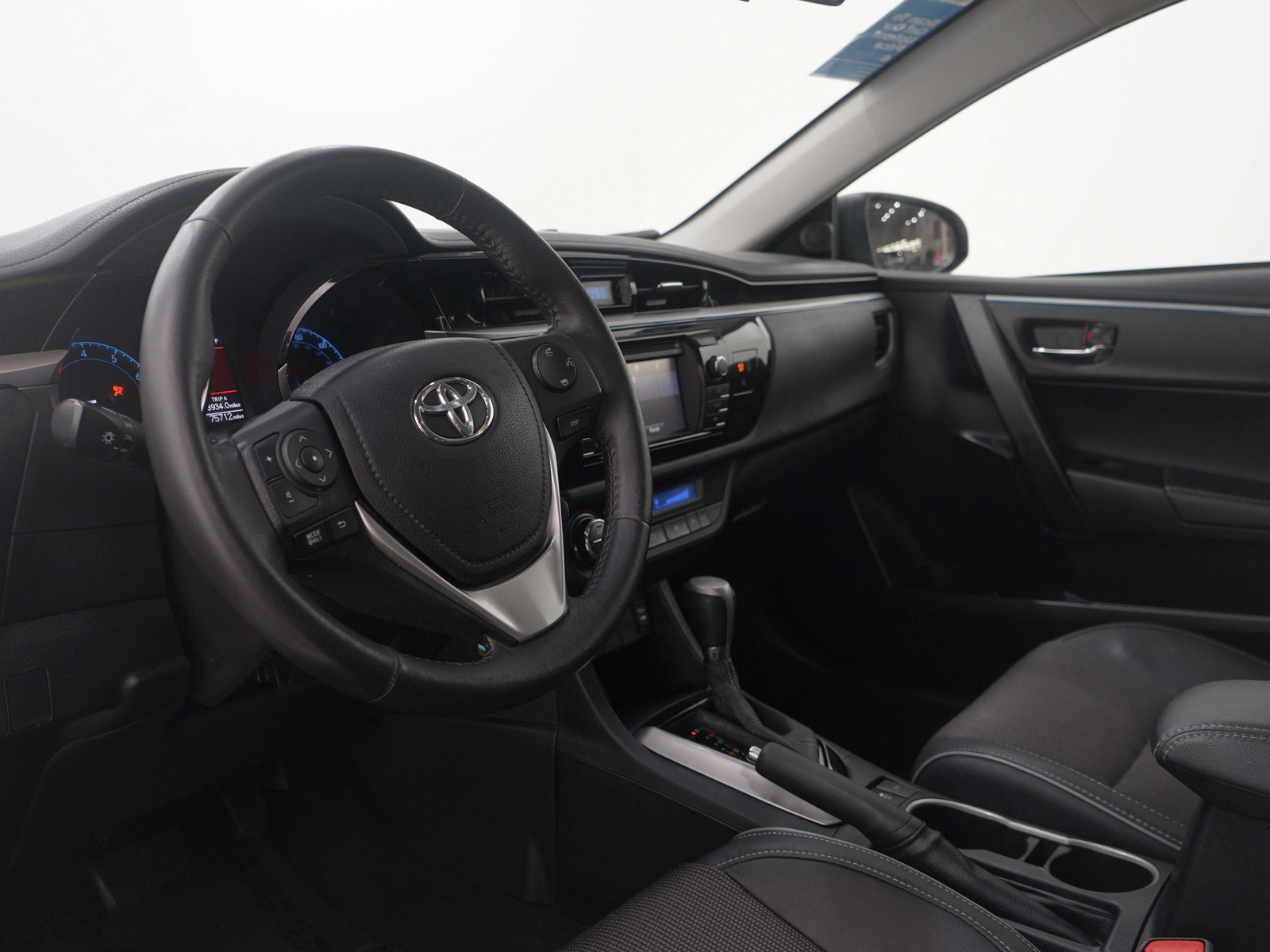 Used 2015 Toyota Corolla S image 21