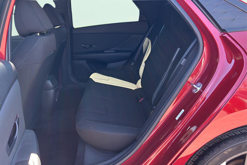 Certified 2025 Hyundai Elantra Sport image 14