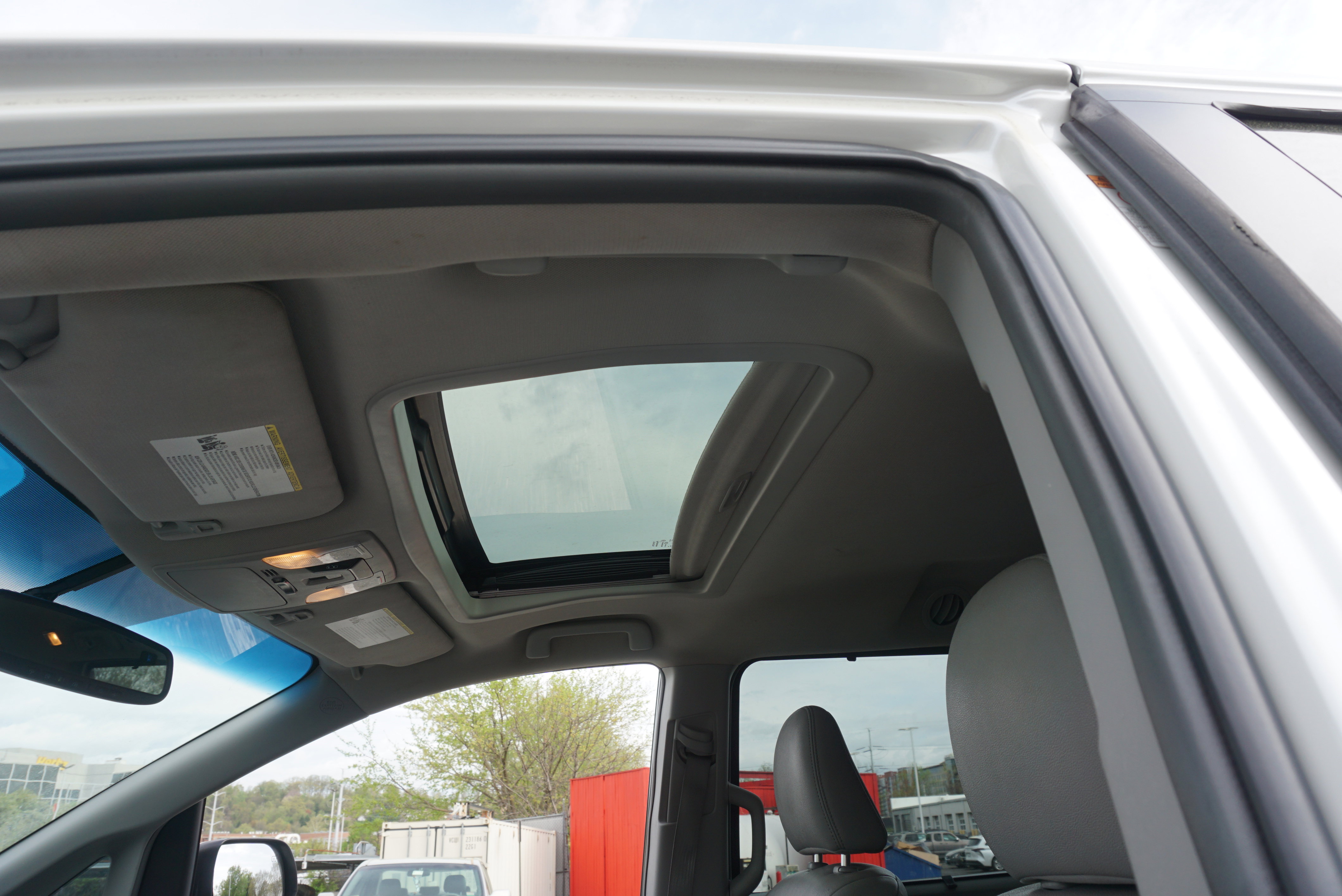 Used 2015 Toyota Sienna XLE image 8