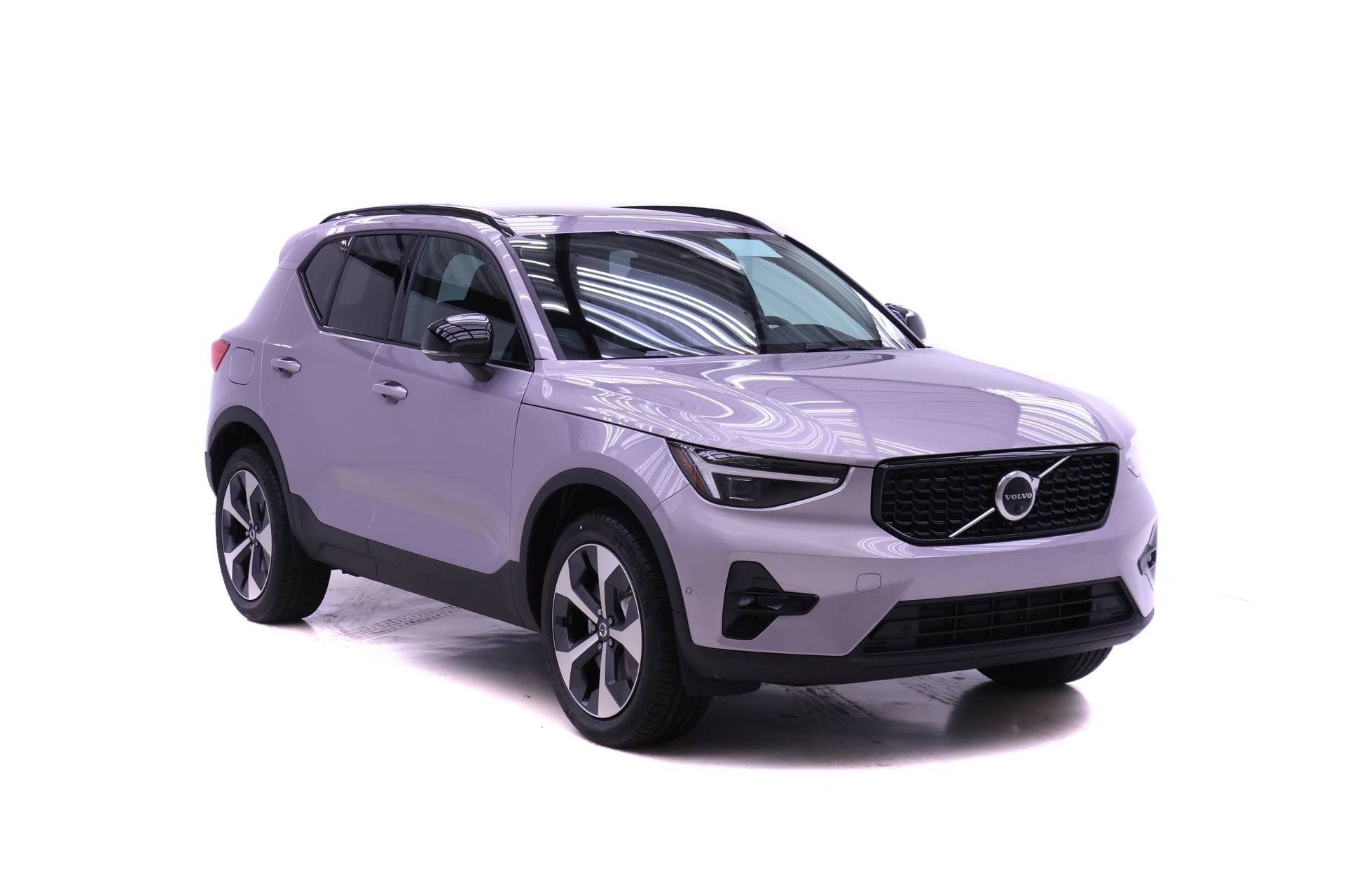 New 2026 Volvo XC40 B5 Plus w/ Protection Package Premier AWD/4WD image 2