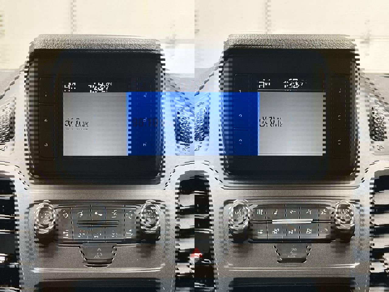 Used 2020 Ford Transit Connect XL image 15